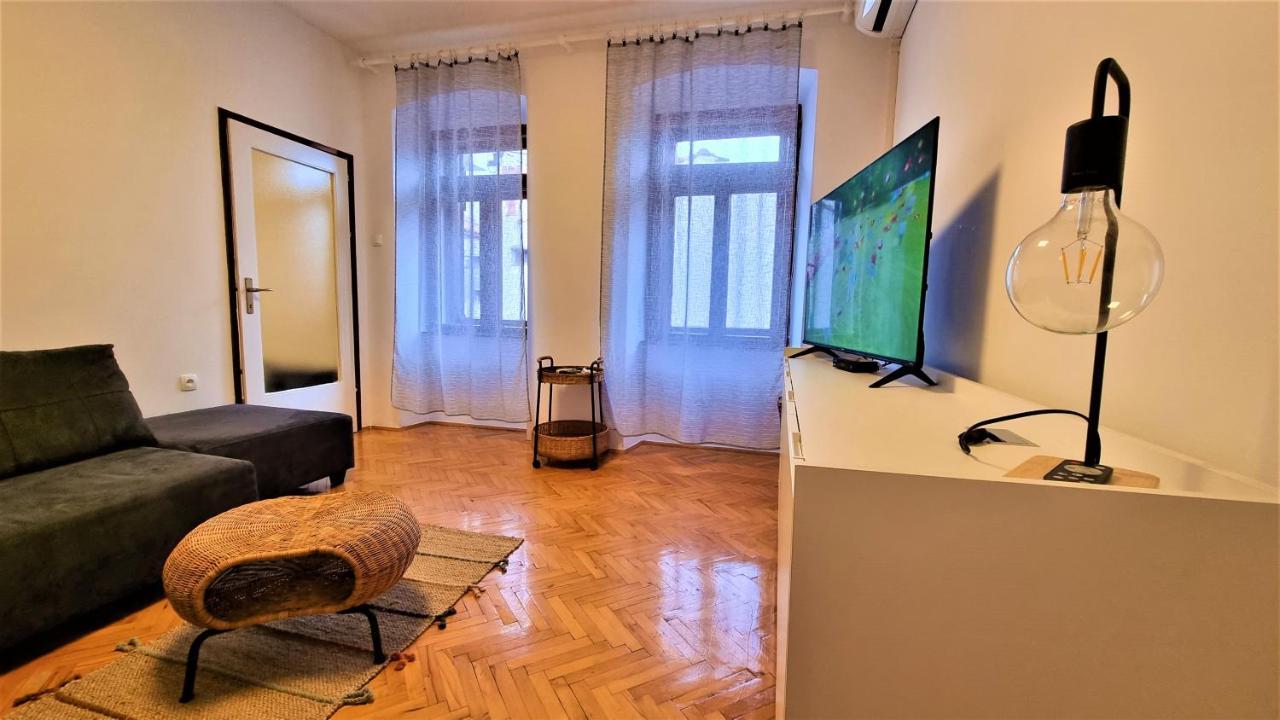 Arena Apartman *